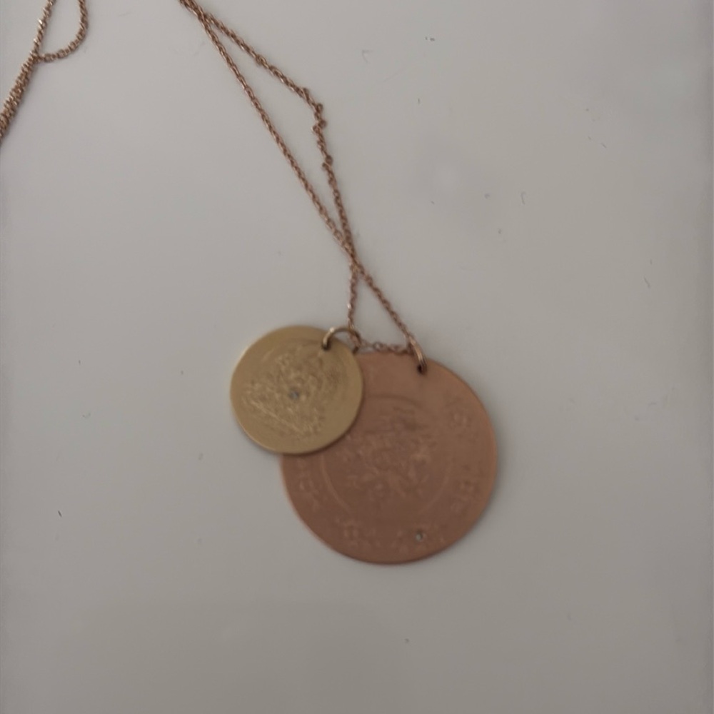 Elegant Gold and Rose Gold Pendant Necklace